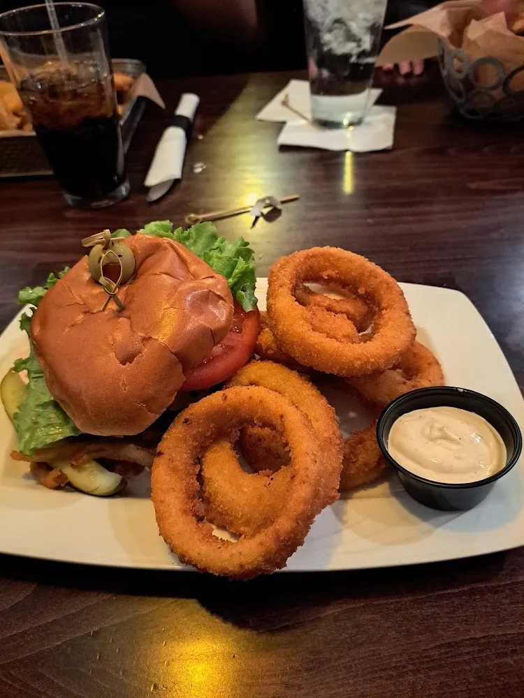 Bacon Chedder Burger w Onion Rings